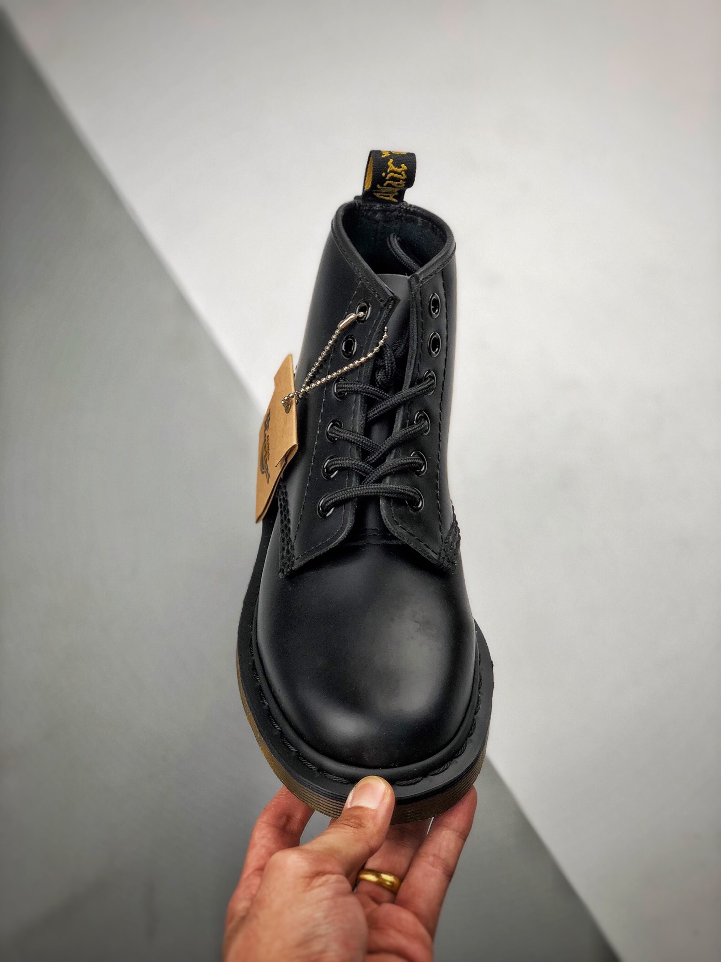 320 Dr.martens 经典六孔马丁靴 正品代工厂订单