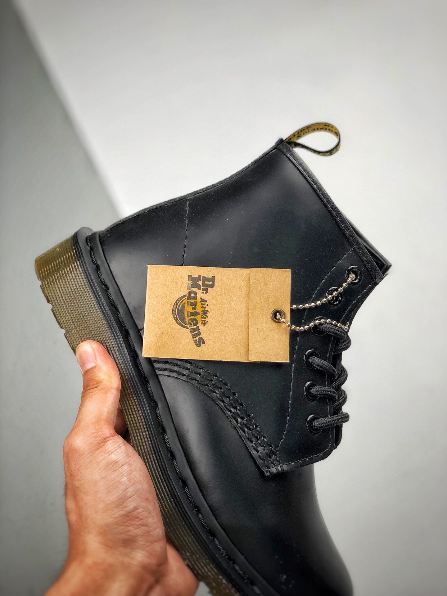 320 Dr.martens 经典六孔马丁靴 正品代工厂订单