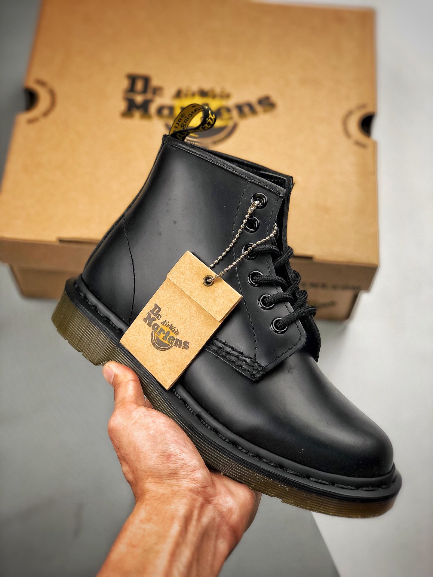 320 Dr.martens 经典六孔马丁靴 正品代工厂订单