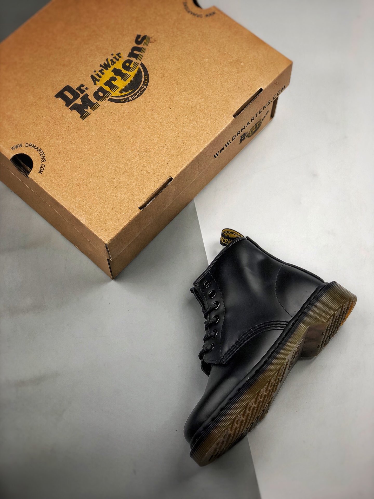 320 Dr.martens 经典六孔马丁靴 正品代工厂订单