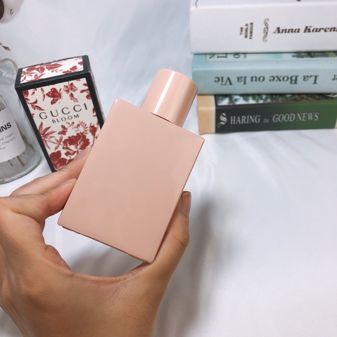 1565758233 4238711803 2