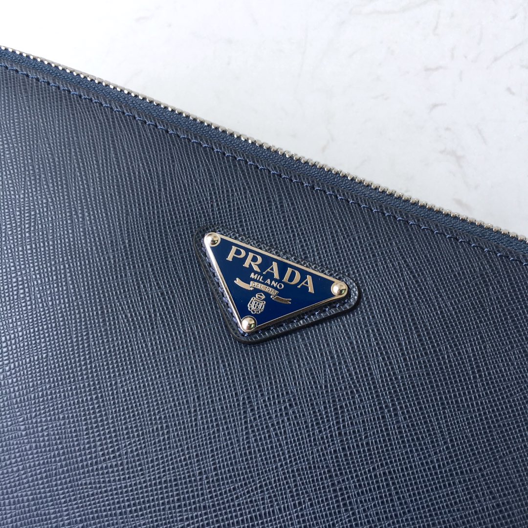 PRADA普拉达进口Saffiano皮革男士手包2VF056