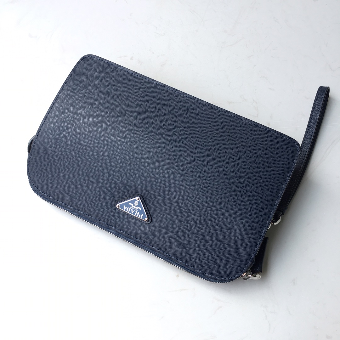 PRADA普拉达进口Saffiano皮革男士手包2VF056