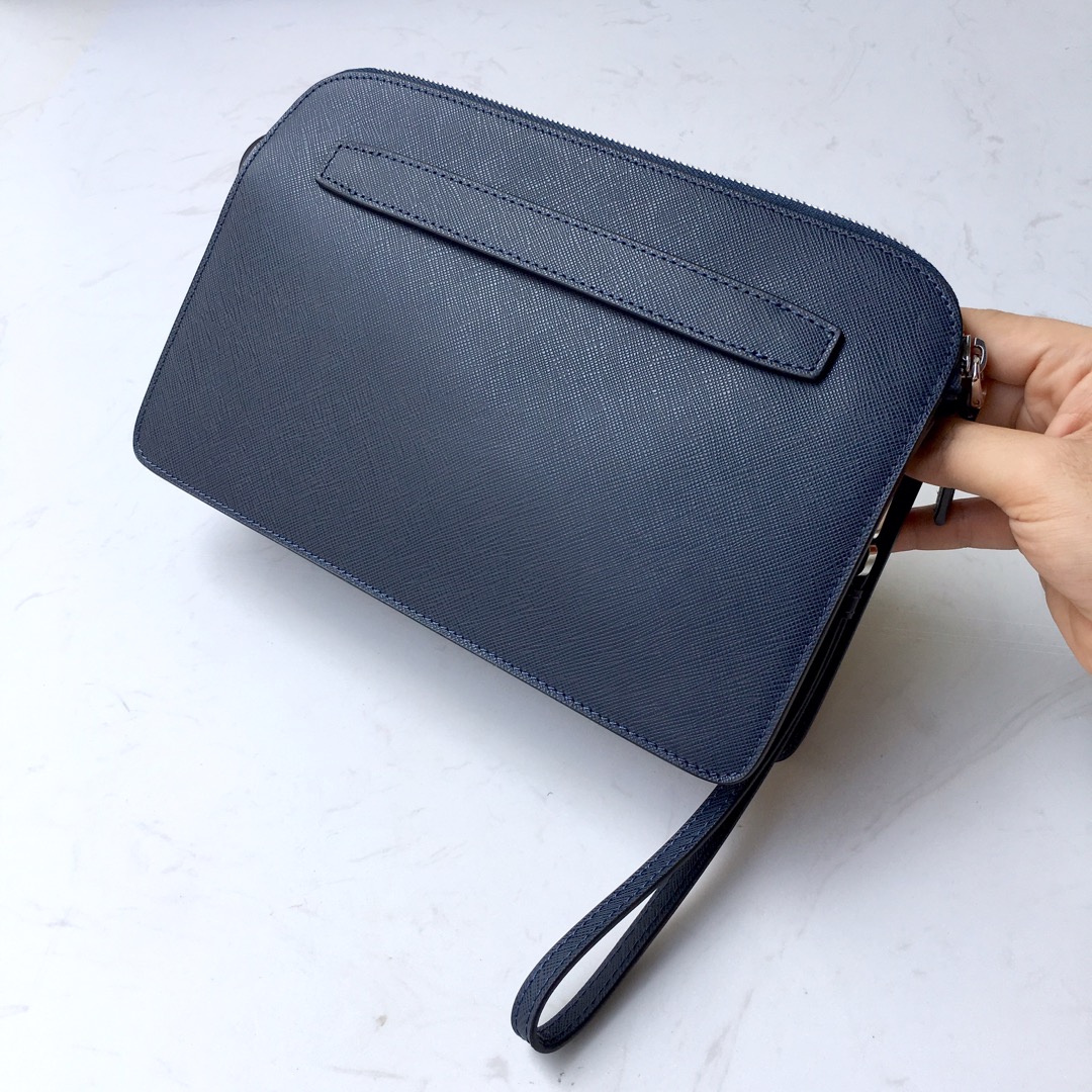 PRADA普拉达进口Saffiano皮革男士手包2VF056