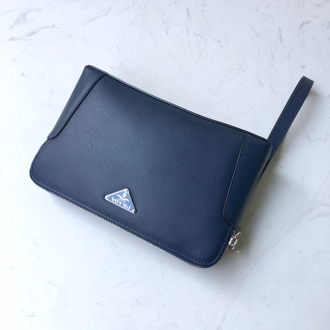 PRADA普拉达进口十字纹牛皮男士手包VA81188