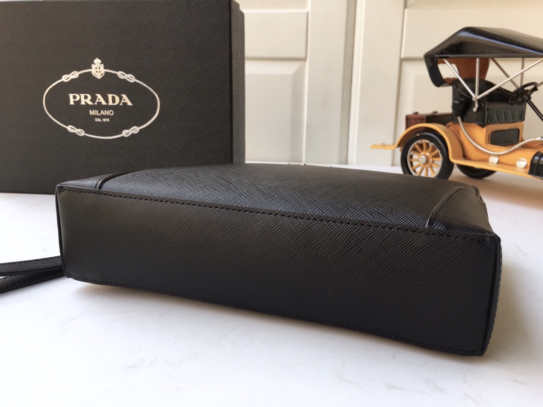 PRADA普拉达进口十字纹牛皮男士手包VA81188