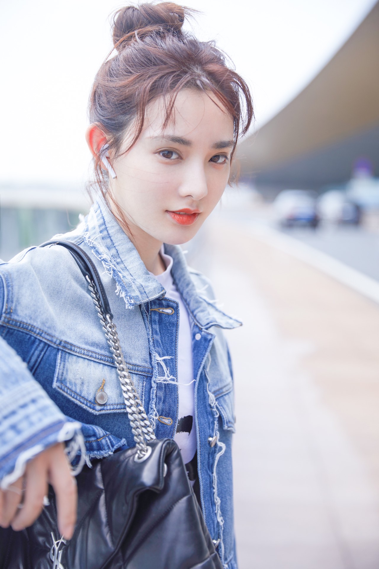 YSL LOULOU PUFFER 35CM 绗缝小羊皮包 577475黑色/银扣