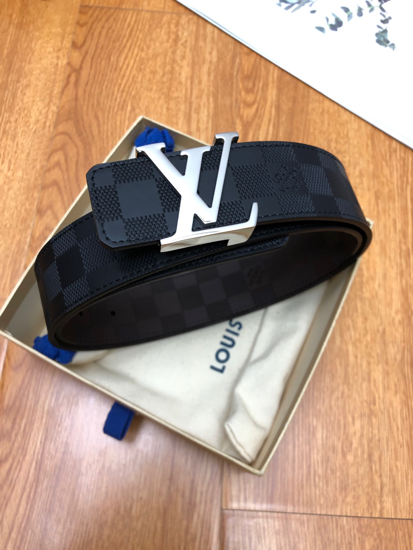 [LV Belts]