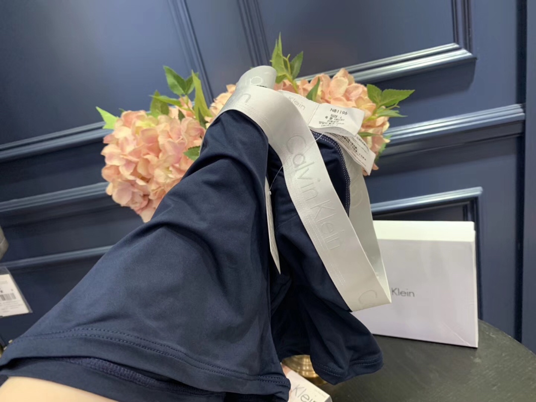 特价  CK男速干内裤 礼盒这两天就要出货了~下单加把劲，最后一批，卖完下架。