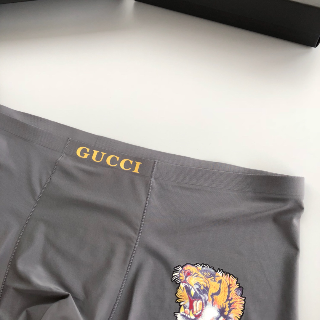  GUCCI 古奇 时尚潮流 必备男士内裤 经典款！采用无痕拼接 无缝压胶工艺 高档羊奶丝材质 轻薄透气