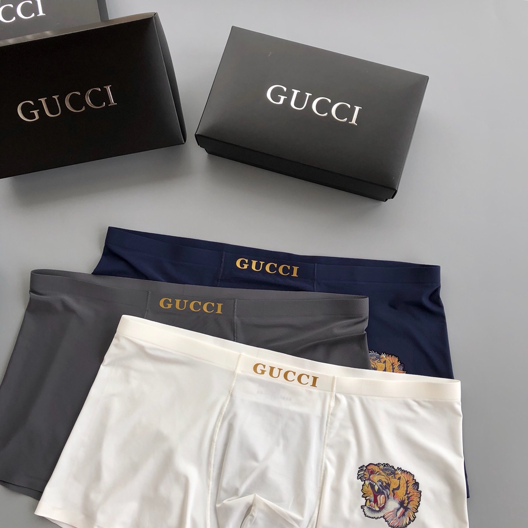  GUCCI 古奇 时尚潮流 必备男士内裤 经典款！采用无痕拼接 无缝压胶工艺 高档羊奶丝材质 轻薄透气