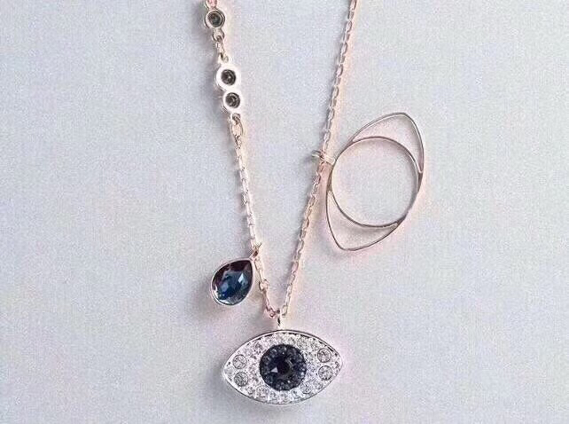 Swarovski 恶魔之眼锁骨项链，你说你见过的一切美好都不几我瞳孔中的璀璨” 恶魔之眼寓意吞噬一切不