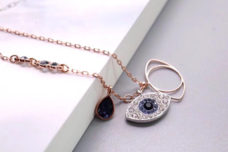 Swarovski 恶魔之眼锁骨项链，你说你见过的一切美好都不几我瞳孔中的璀璨” 恶魔之眼寓意吞噬一切不