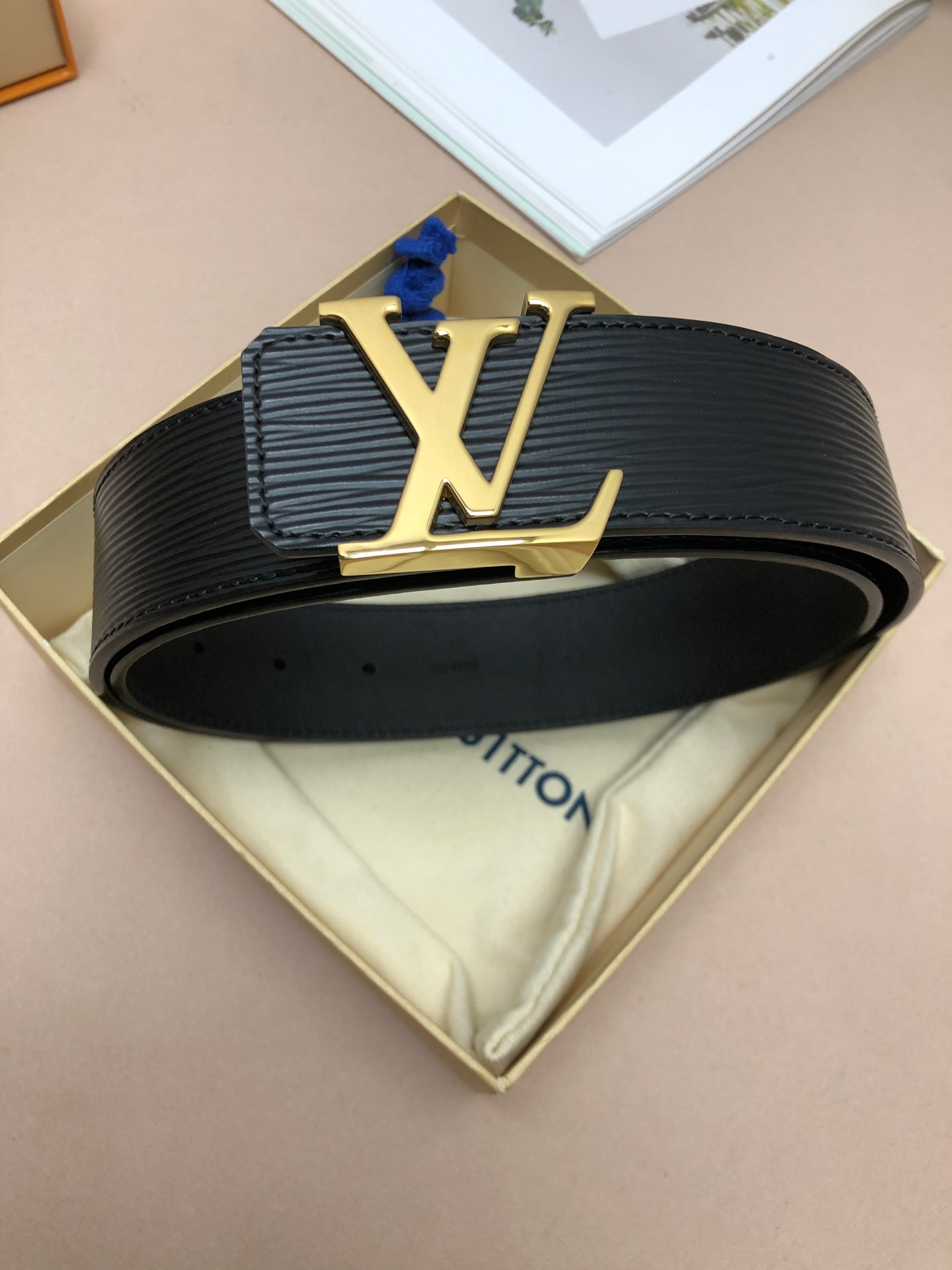 [LV Belts]