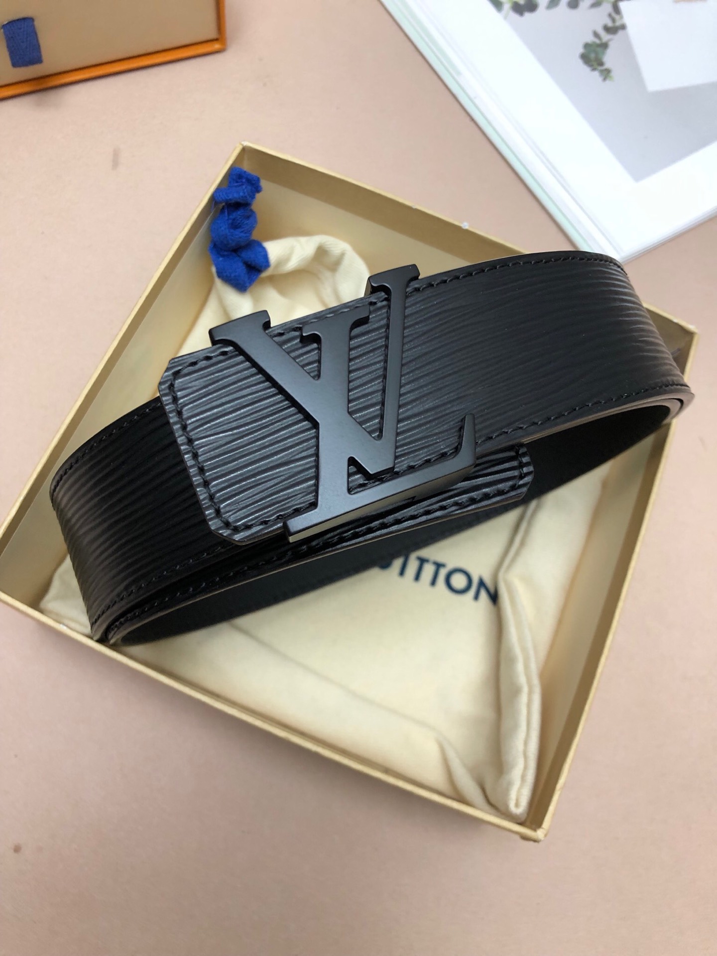 [LV Belts]