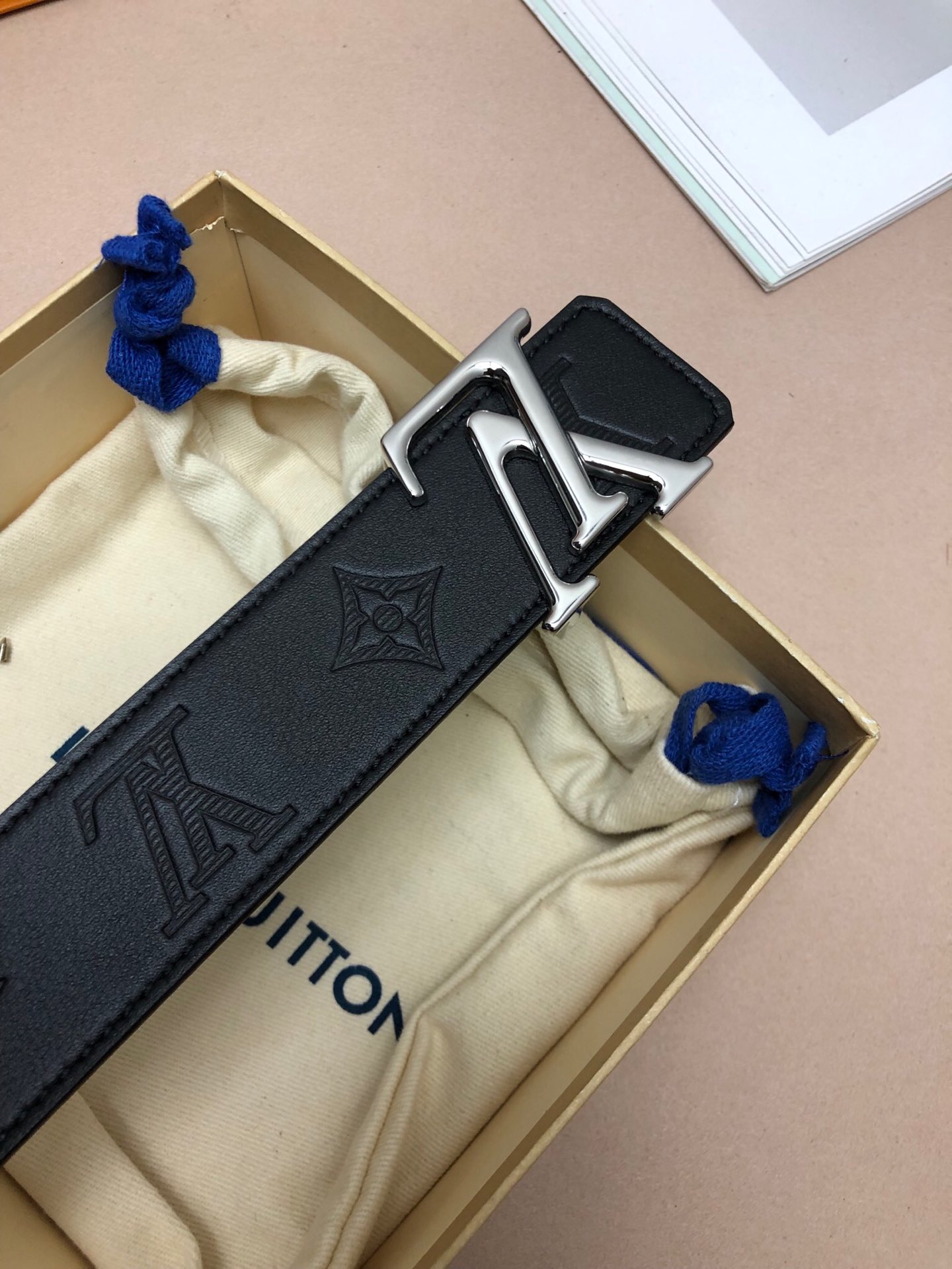 Lv路易威登LOUISVUITTON