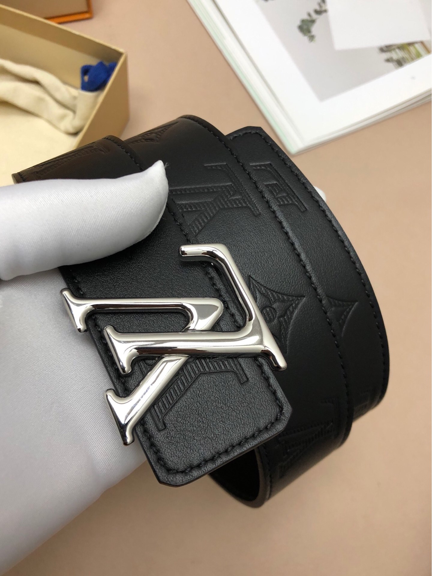 Lv路易威登LOUISVUITTON