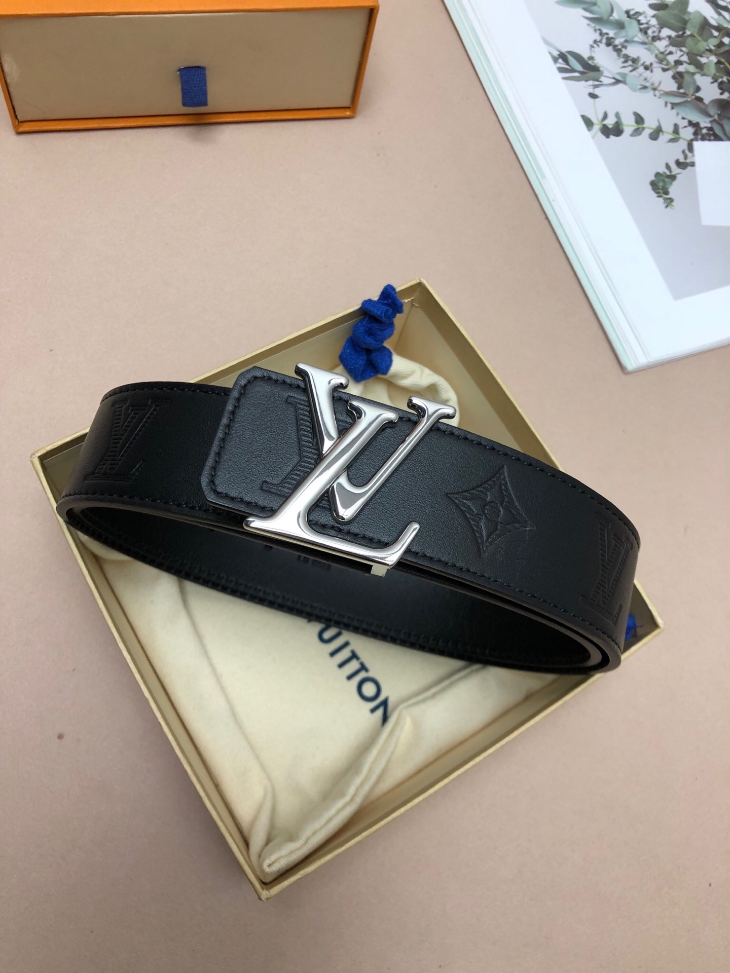 Lv路易威登LOUISVUITTON