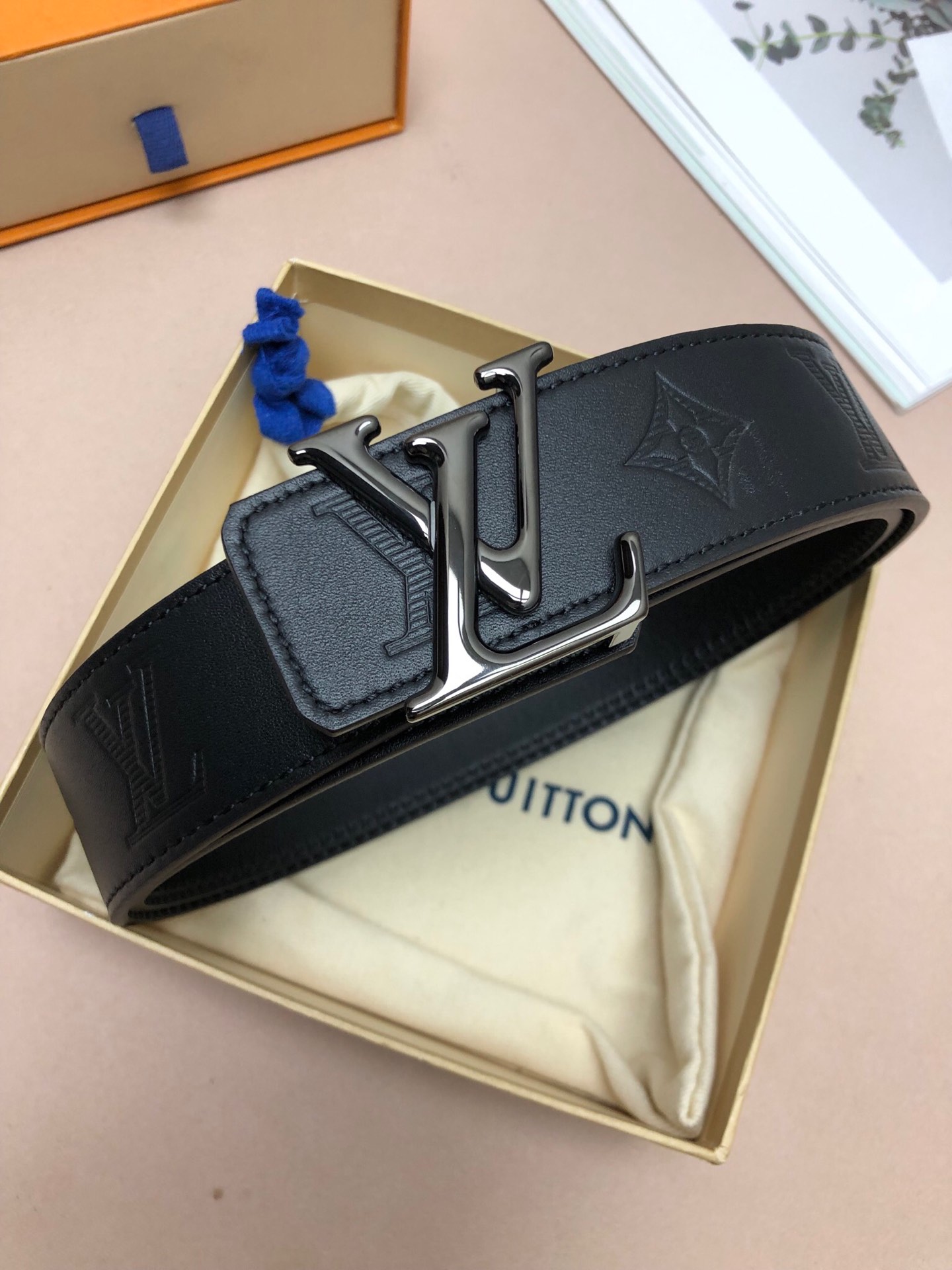 Lv路易威登LOUISVUITTON