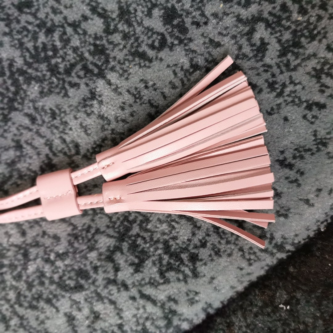 MIUMIU缪缪顶级进口羊皮皱褶凸纹压花水桶包5BE014