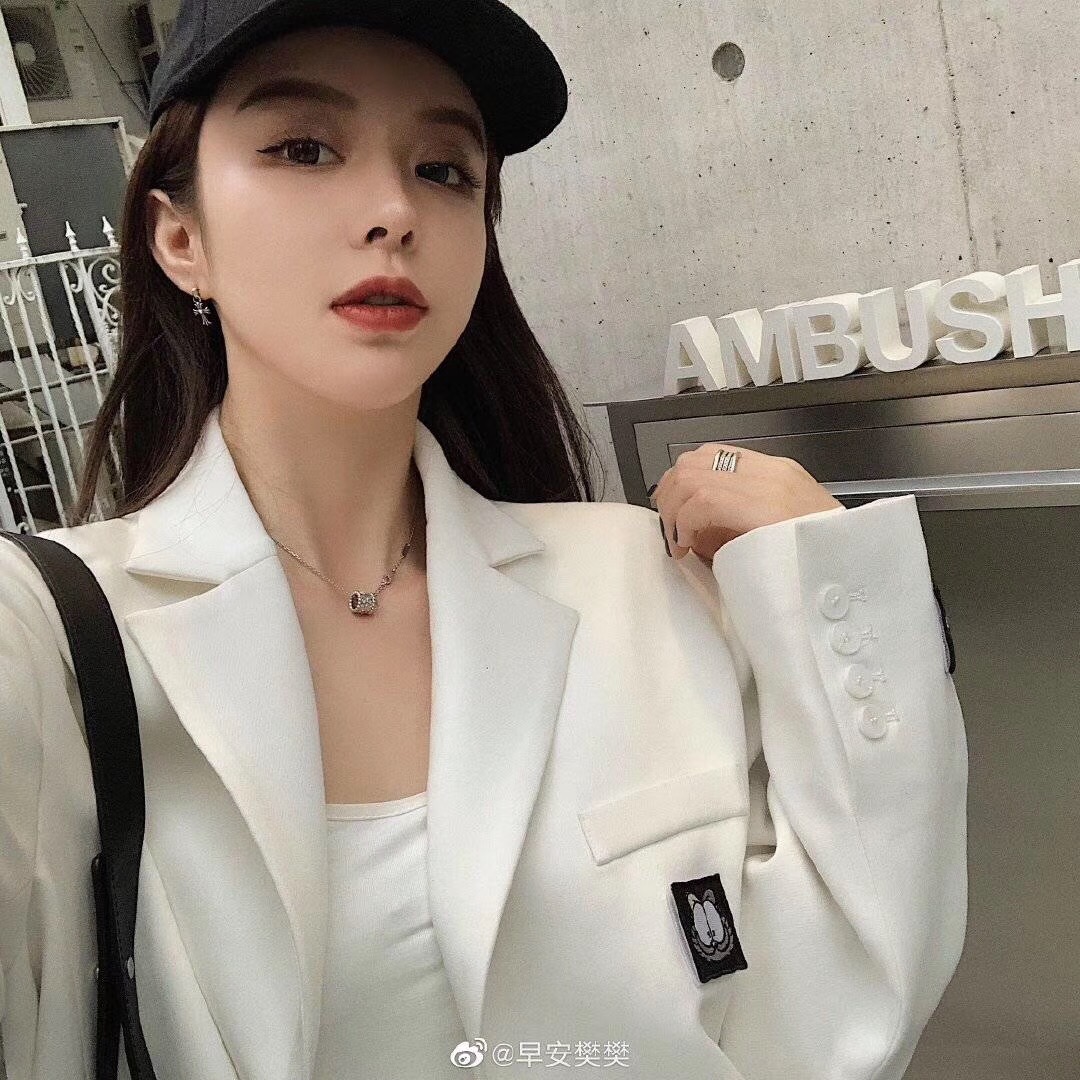 NO:102593,v c a Kaleidoscope necklace show The style that internet celebrities love, it has been very popular recently~ Platinum/Rose Gold 925 silver, Vac necklace, necklace19860909v c a 万花筒项链 show 网红钟爱的款式, 近期热度很高的说~ 白金/玫金 925银,Vac项链,necklace,Jewelry