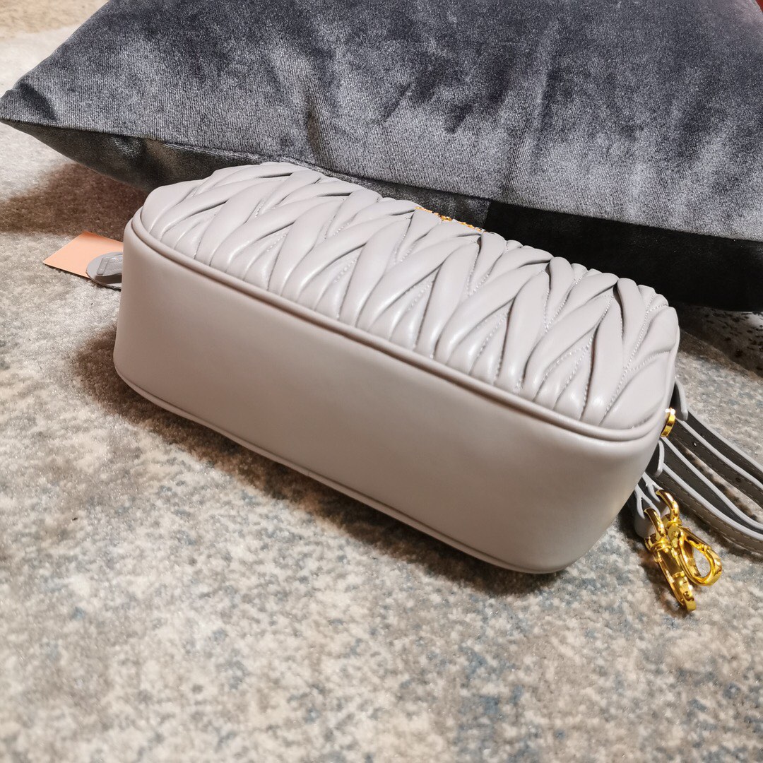 MIUMIU缪缪Matelasse顶级进口小羊皮斜挎包5BH539