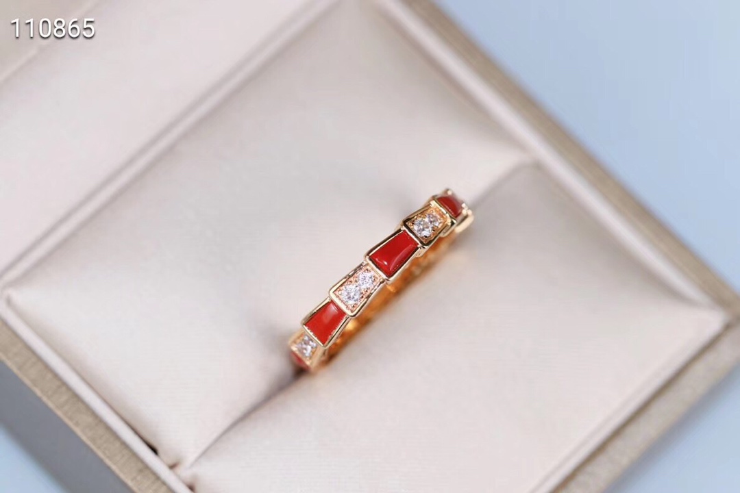 NO:101384,The highest version of Sperpenti Viper Snake Ring Series Snake bone semi-pavette scale ring is definitely worth pulling out white and red gray spot 5#6#7#8#9#, Bulgari ring, bvlgari,ring19860909最高版本 Sperpenti Viper 蛇戒系列 蛇骨半密镶鳞片戒指绝对值得拔草 白红灰现货5#6#7#8#9#,宝格丽戒指,bvlgari,ring,Jewelry