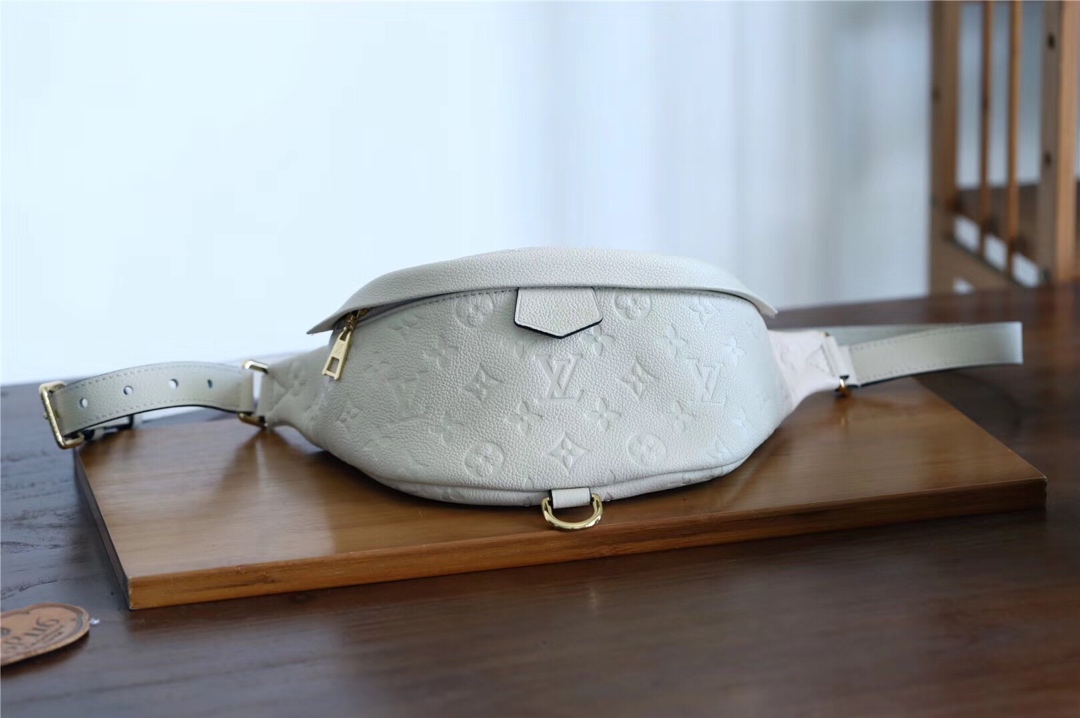 Louis Vuitton LV Bumbag Belt Bags & Fanny Packs White Fashion Casual M43644
