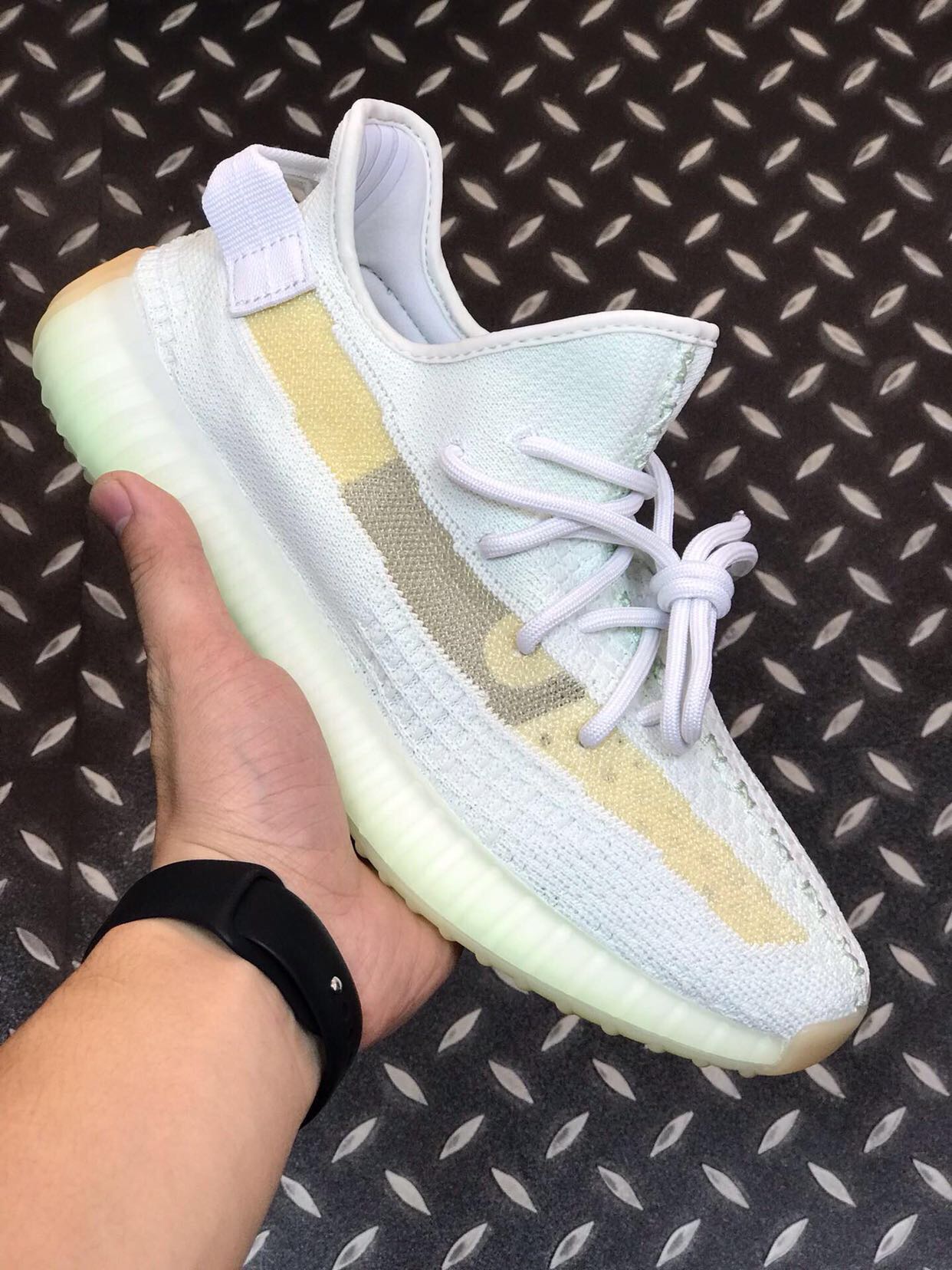 NO:620527,高版本【G3版纯原终端供应】adidas Yeezy Boost v2是迄今为止最受欢迎的Yeezy鞋之一.它采用弹性Primeknit鞋面和BOOST中底,而最醒目的细节是罗纹中底.这双yeezy的制作将属于亚洲地区的限定版.码数36 36.5 37 48 48.5 39 40 40.5 41 42 42.5 43  44 44.5 45 46,,adidas19860909高版本【G3版纯原终端供应】adidas Yeezy Boost v2是迄今为止最受欢迎的Yeezy鞋之一.它采用弹性Primeknit鞋面和BOOST中底,而最醒目的细节是罗纹中底.这双yeezy的制作将属于亚洲地区的限定版.码数36 36.5 37 48 48.5 39 40 40.5 41 42 42.5 43 44 44.5 45 46,,adidas,Men's shoes