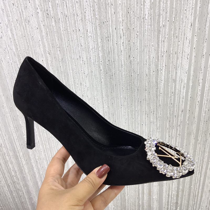 NO:872101,[7.5cm heel height] The latest model in the counter. A must-have for goddesses in autumn and winter, suitable for various social occasions, and the first choice for wedding shoes. The original molded crystal diamond buckle is so sparkling, and the fabric is imported A-grade high mercerized cashmere fabric. The whole leather is constantly cut, the original molded heel shape, and the inside of the foot pad is imported sheepskin. The outsole is imported genuine leather sole with logo, injection molding process, more wear-resistant. Atmospheric metal three-dimensional LOG buckle design, creating the most beautiful single product. Color black  Maroon, violet. Size 34-40 (41 made to order, non-refundable), single shoes, sheepskin19860909【7.5cm跟高】 专柜最新款.秋冬女神必备款,适合各种社交场合、婚鞋也是首选哦.原版开模水晶钻扣,颗颗都是那么闪,面料进口A级高丝光羊绒面料 .整皮开料不断帮,原版开模跟型,垫脚内里进口羊皮.大底进口logo真皮底,注塑工艺,更耐磨 .大气金属立体LOG扣设计 ,打造最美单品.颜色黑色 枣红,紫罗兰色.码数34-40（41订做不退换）,单鞋,sheepskin,Women's Shoes