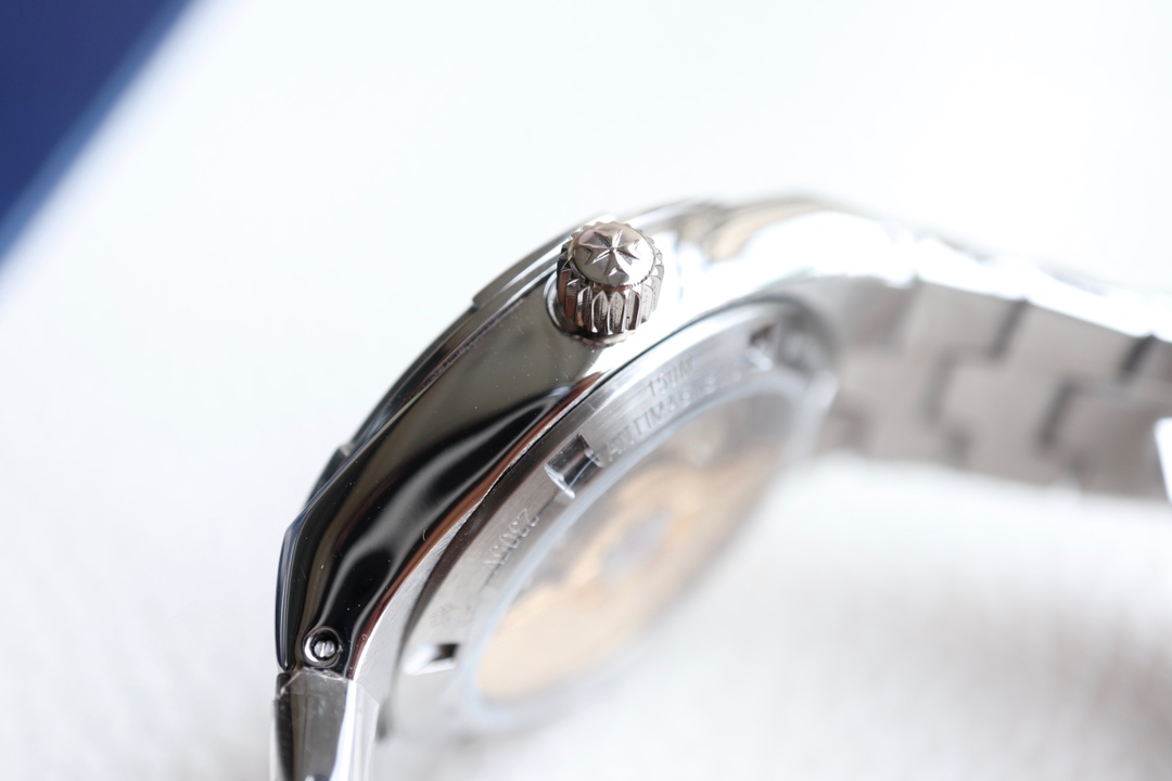 Vacheron Constantin Vacheron Constantin江诗丹顿纵横四海系列OVERSEAS女款小号型v2版钢带款