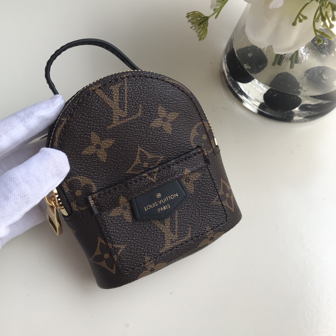 Lv高仿和A货哪个好 lv高仿和正品容易区分么