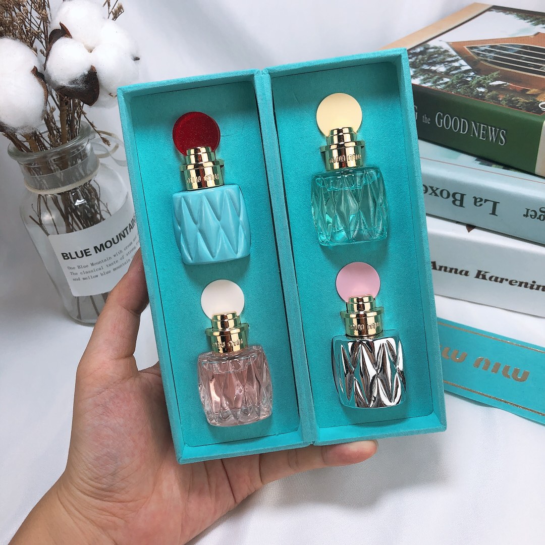 1568823961 1423366470 2