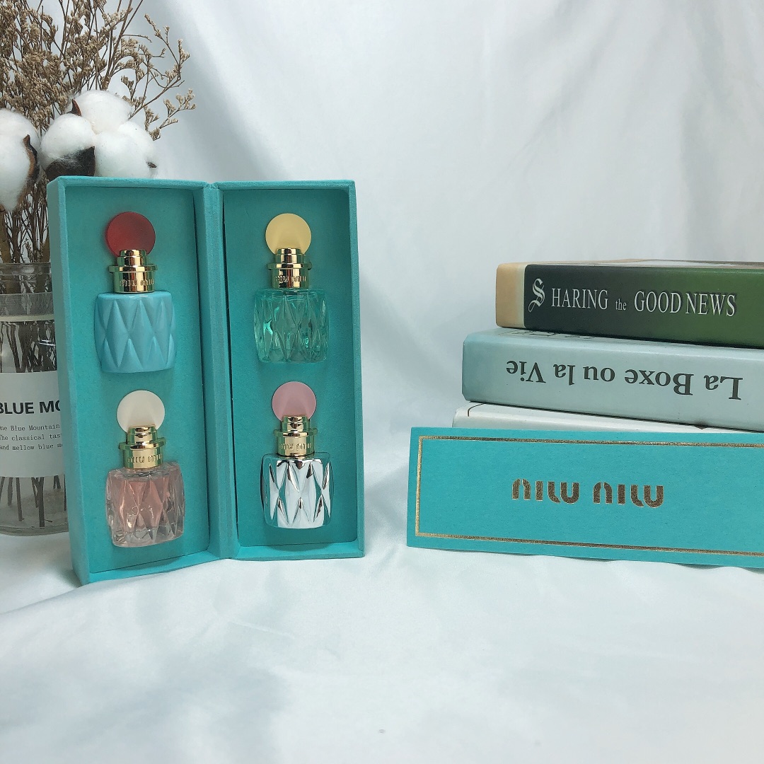 Miu Miu Miniature Perfume Set - 4 x 7.5ml Bottles, A Fragrance Collection