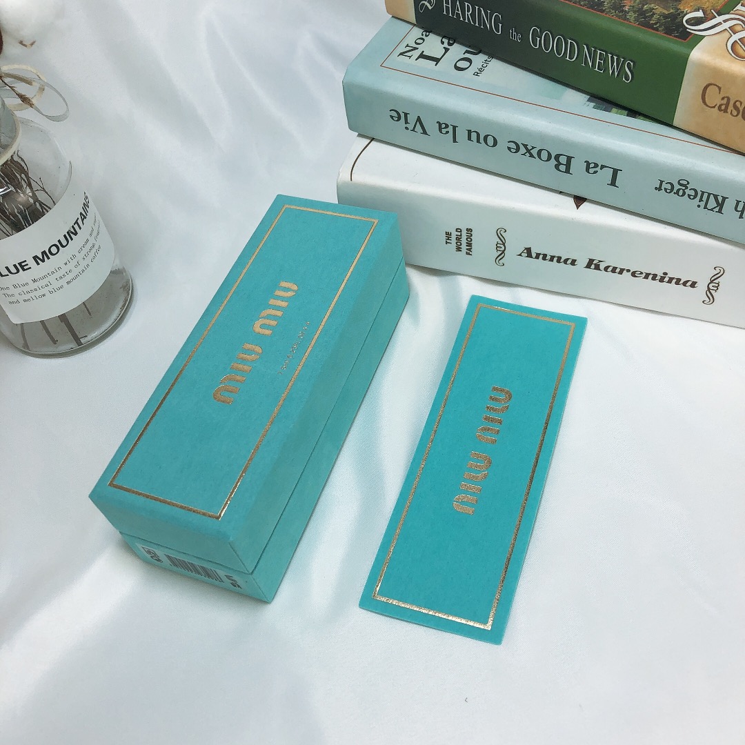 1568823961 4103400375 6