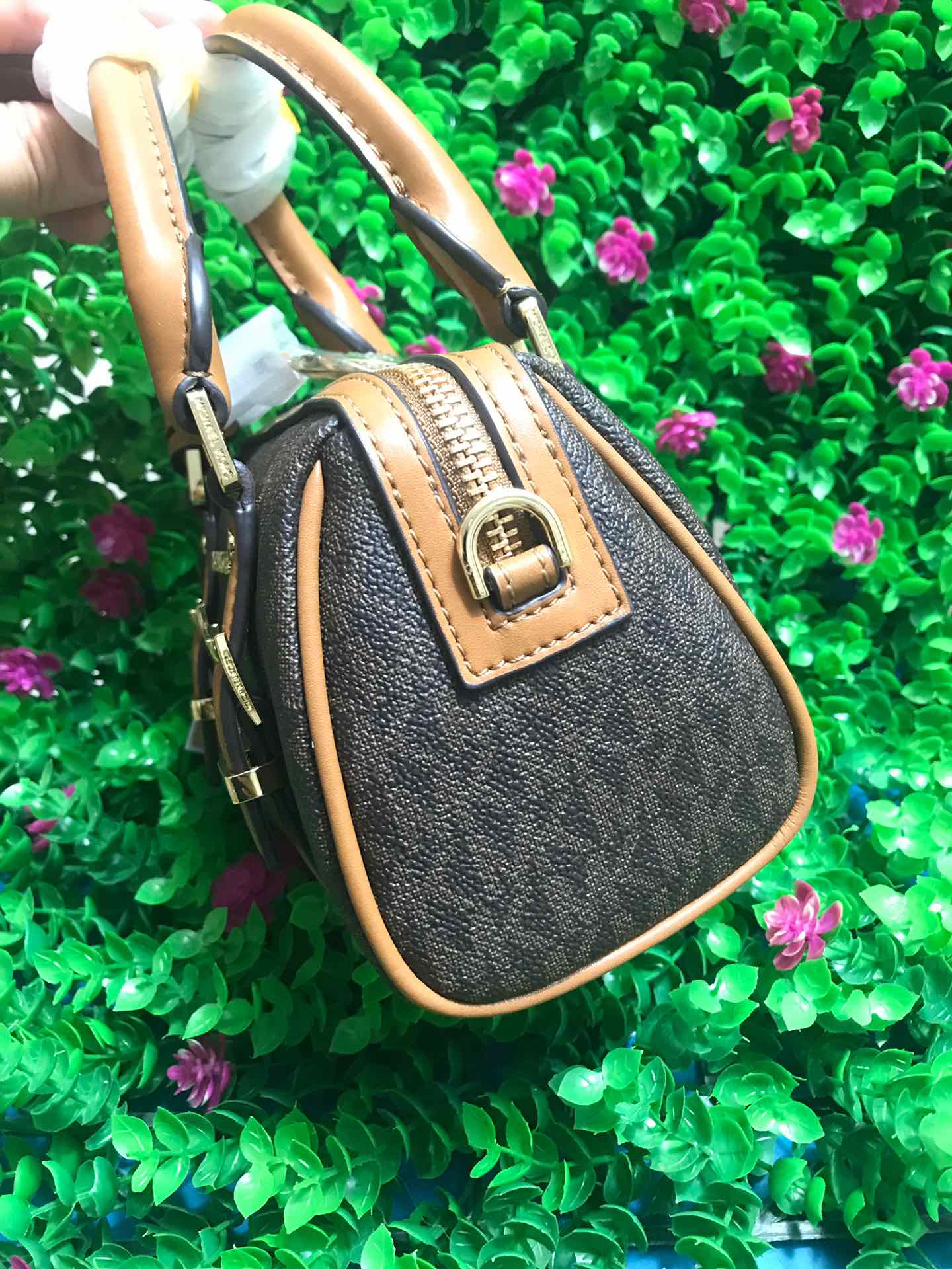 Michael Kors MK 新款Bedford Legacy迷你枕头包