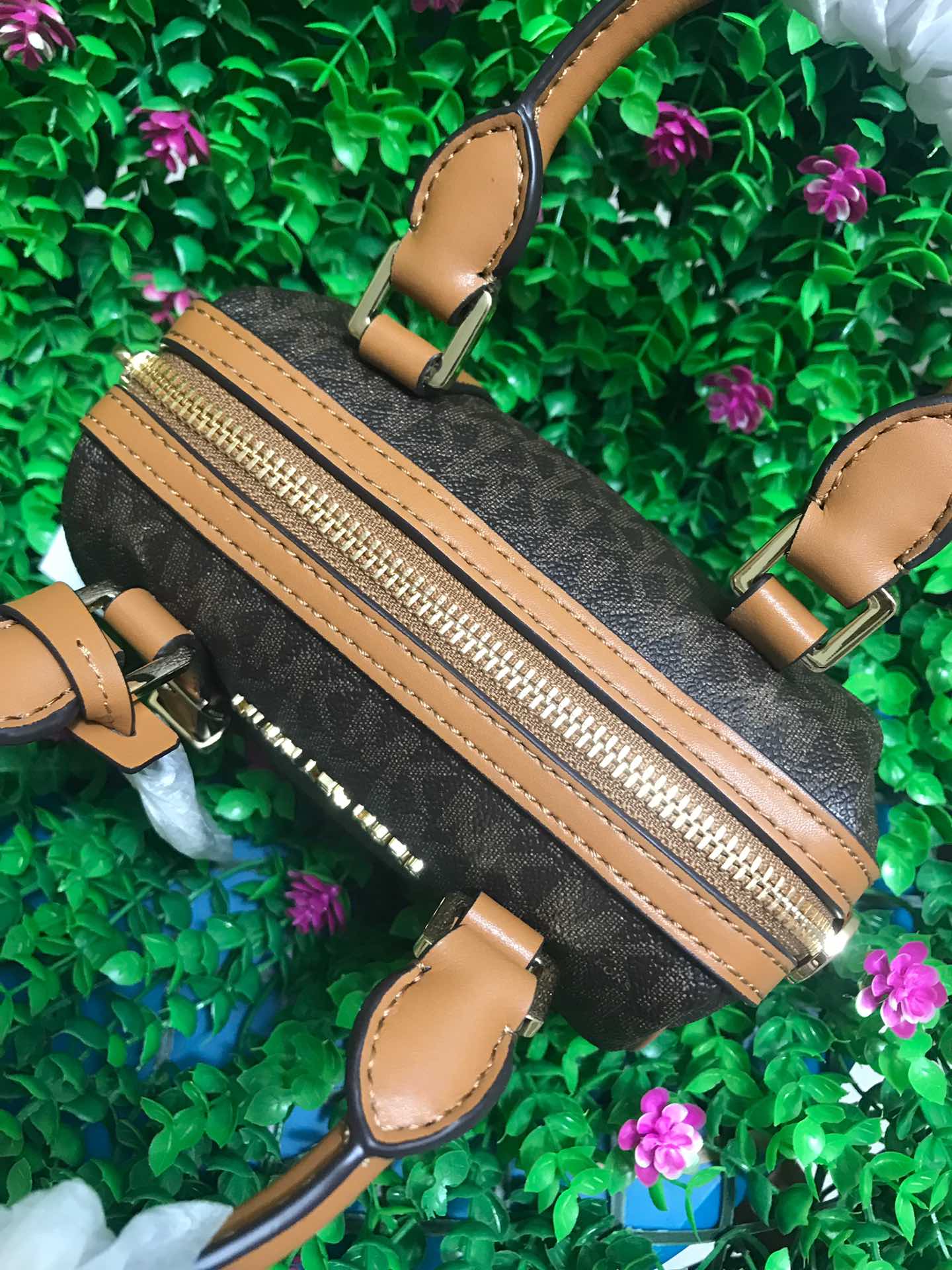 Michael Kors MK 新款Bedford Legacy迷你枕头包