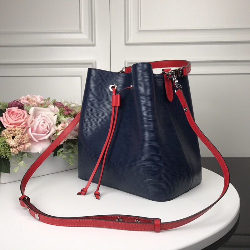 👏M54366靛蓝【顶级原单】 💁🏻LOCKME BUCKET 手袋此款时尚桶包的设计原型来自一款风格优