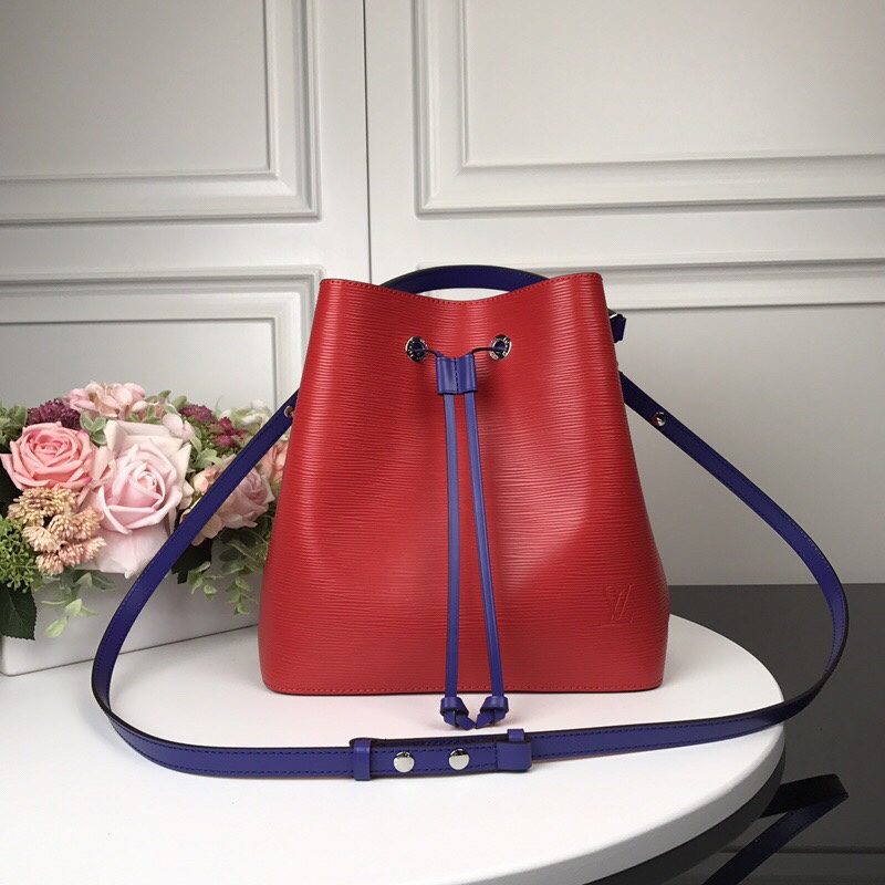 👏M54366红【顶级原单】 💁🏻LOCKME BUCKET 手袋此款时尚桶包的设计原型来自一款风格优雅