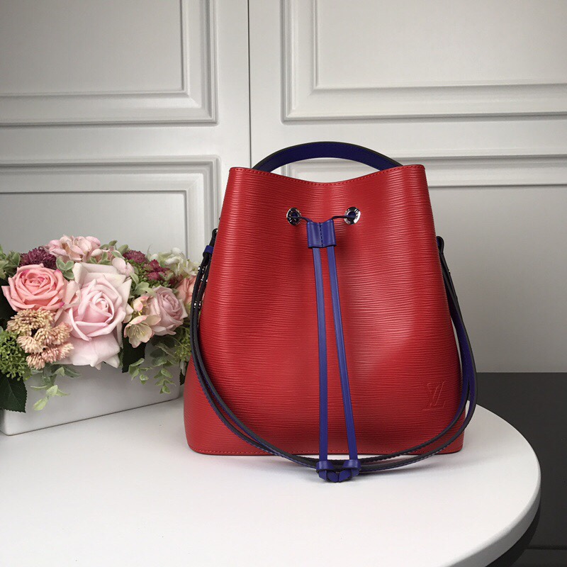 👏M54366红【顶级原单】 💁🏻LOCKME BUCKET 手袋此款时尚桶包的设计原型来自一款风格优雅