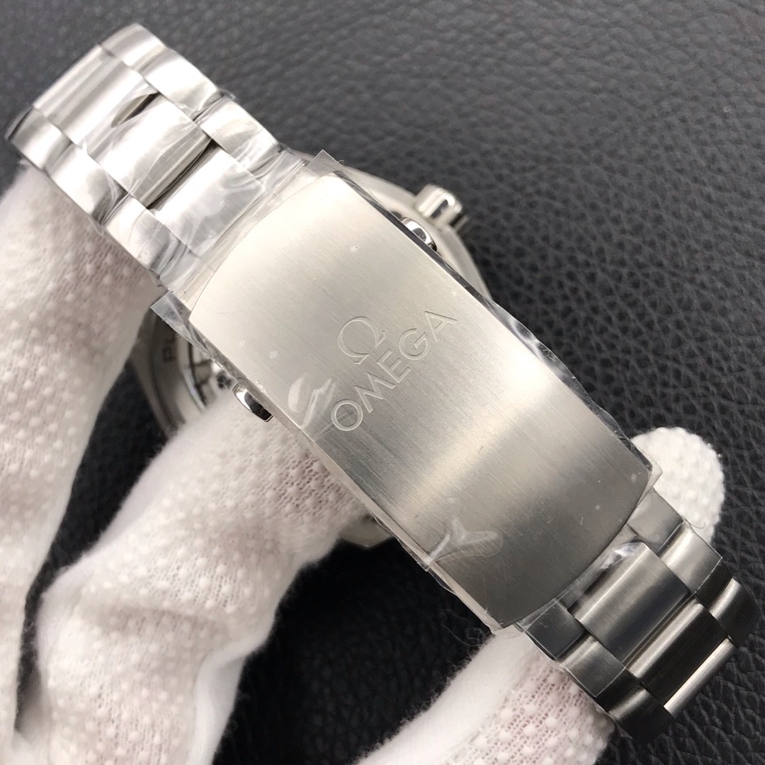 VS新品发售：海马600GMT太极圈43.5mm 一体的黑白陶瓷圈