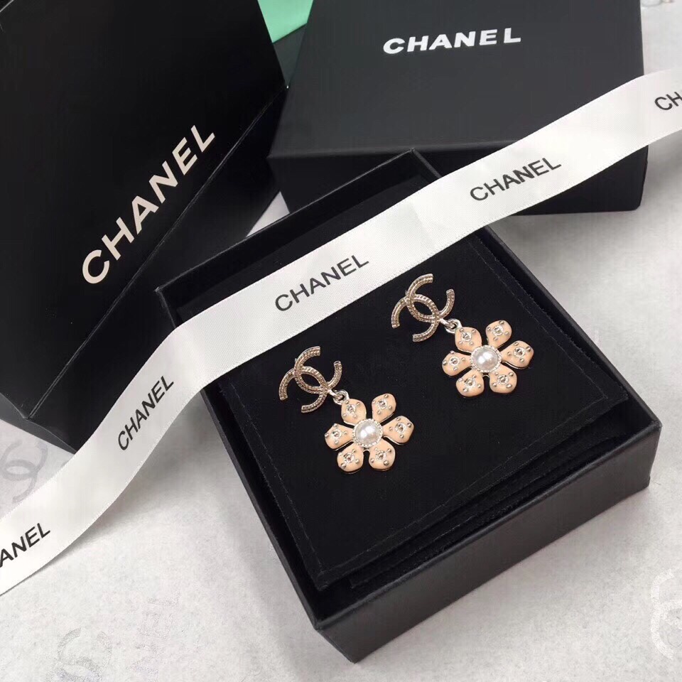 👑Chanel 🌴🌴春天气息花朵耳钉 🔆小香19春季新款  花朵树脂 🌺 耳钉耳环 超级 适合小姑娘美美