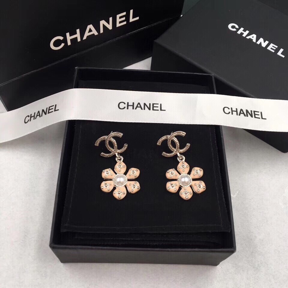 👑Chanel 🌴🌴春天气息花朵耳钉 🔆小香19春季新款  花朵树脂 🌺 耳钉耳环 超级 适合小姑娘美美