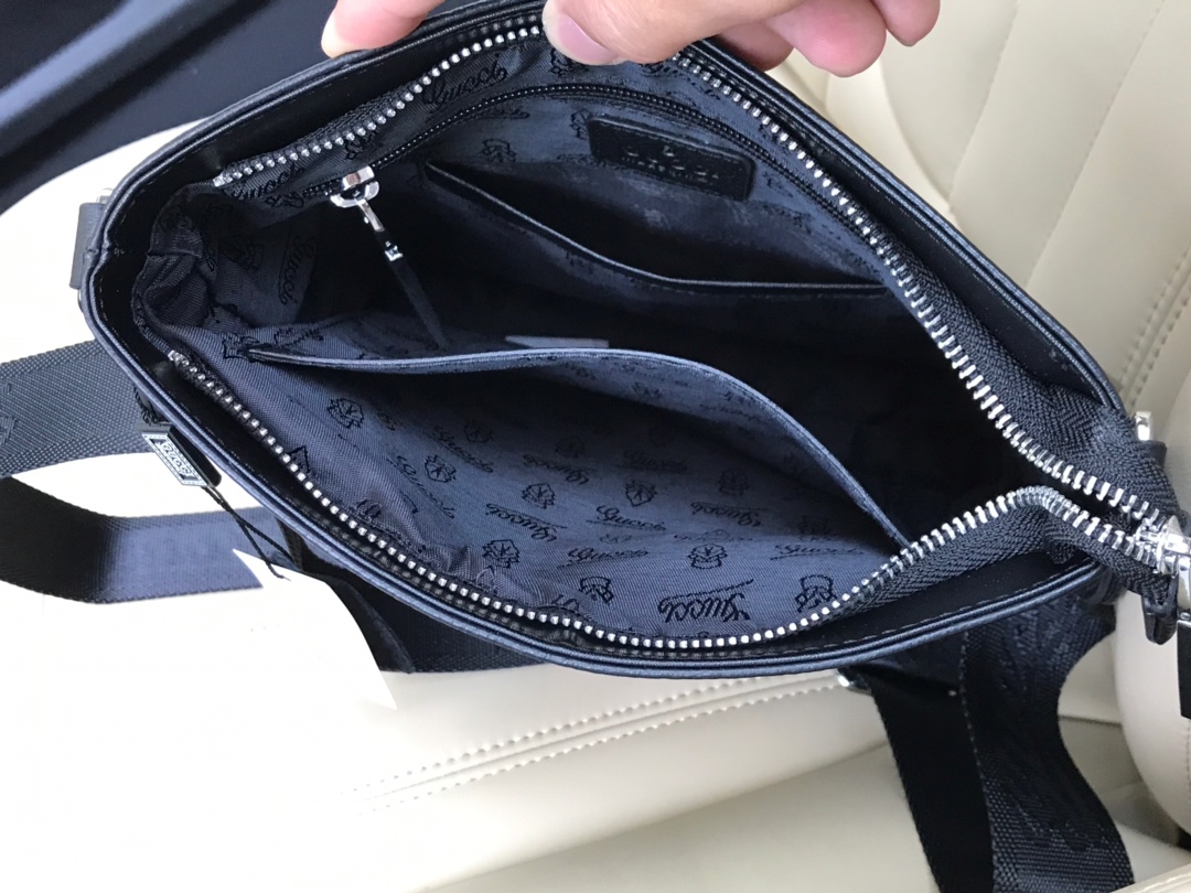 。 型号：33246-2。狠货最新款式gucci超实用款，专柜爆款来袭‼️。顶级进口原厂皮（意大利进口自