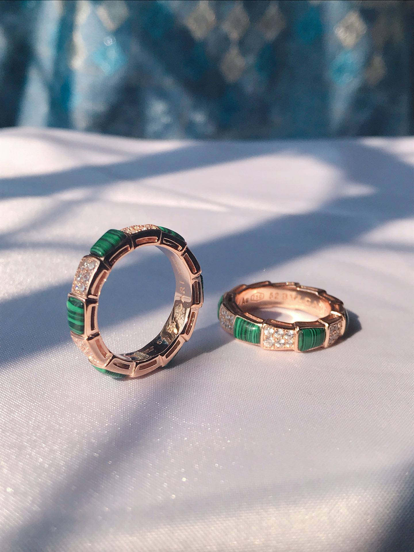 NO:102062,Our family is always available for photos and hair. No filters. No exaggeration. Only real quality. BV double-row diamonds. Agile snake ring. Natural peacock green. Sizes, Bulgari ring. Bottega veneta. Bvlgari.19860909咱们家都是随拍随发 没有滤镜 没有浮夸 只有实实在在的质量 BV双排钻 灵动蛇戒 天然孔雀绿 尺寸齐,宝格丽戒指,bottega veneta,bvlgari,ring,Jewelry