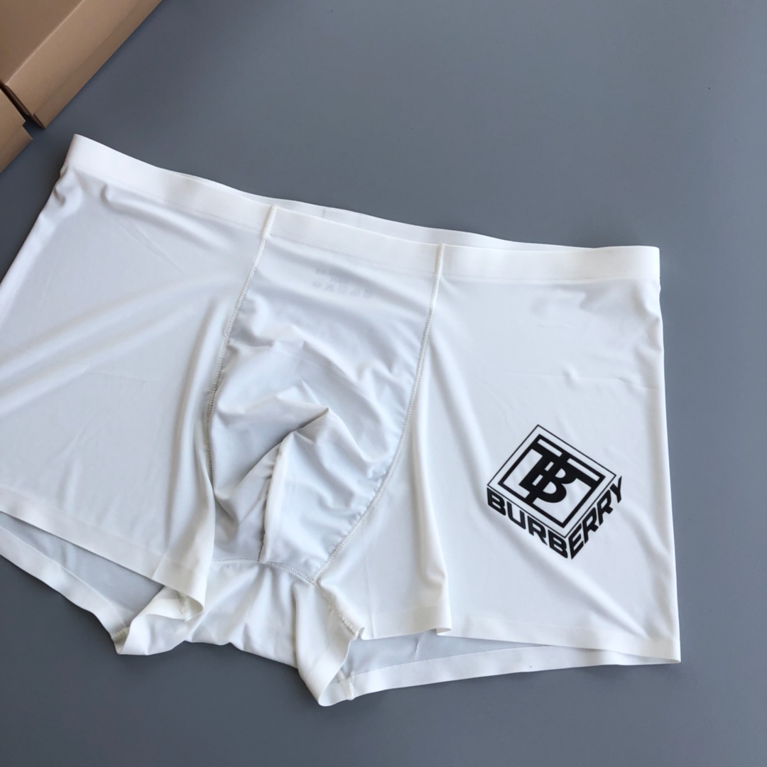  Burberry 巴宝莉 经典男士精品！采用无痕拼接 无缝压胶工艺 高档羊奶丝材质 轻薄透气丝滑 无束