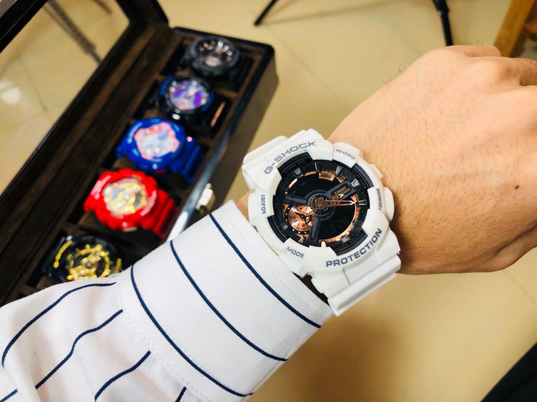 E0  认准原单好品质. Casio 卡西欧 GA系列高品质的追求，你值得拥有主要功能：自动LED照明，超级防水，世界时间，倒计时，闹铃，间歇响报，日历.尺寸：52mm大号 全套