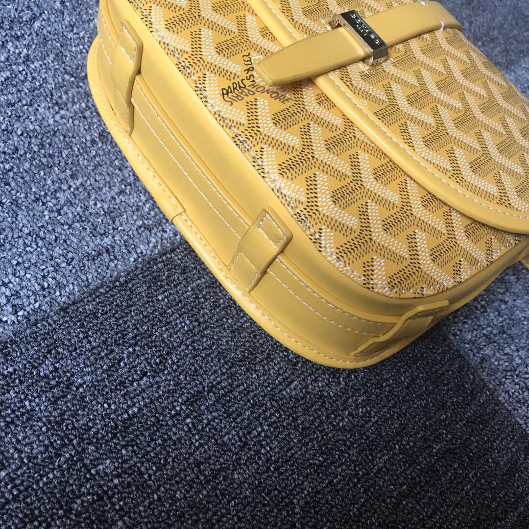 GOYARD BELVEDERE⬇️单扣邮差包配有灵巧的肩带和安全的闭合系统，适合各种场合，简约优雅且轻
