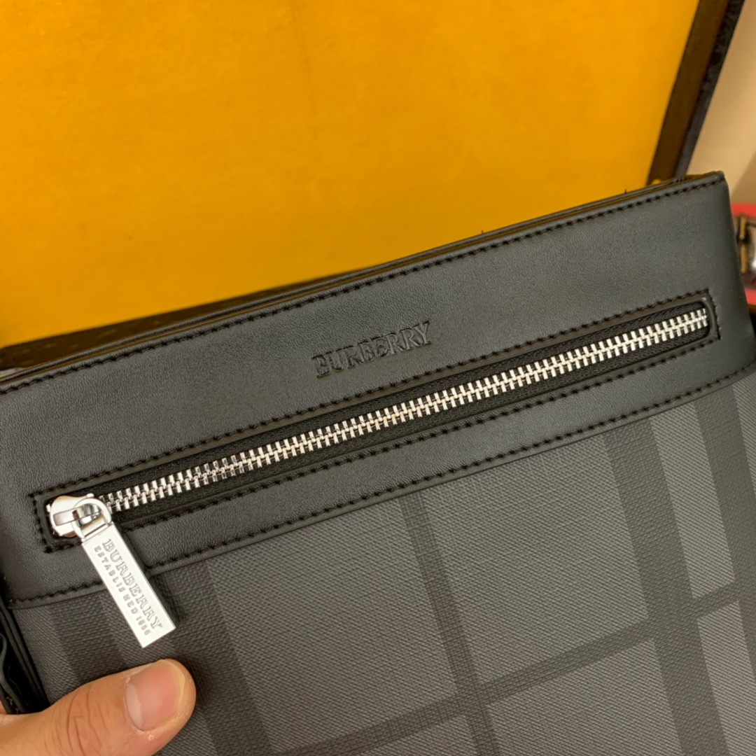 巴宝莉 （型号33093黑色）BURBERRY独家新款‼️  斜挎包【尺寸】24x27x6cm 高端品质