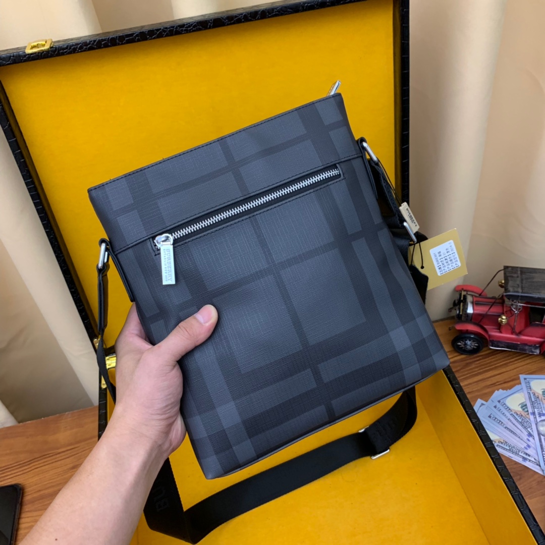 巴宝莉 （型号33093黑色）BURBERRY独家新款‼️  斜挎包【尺寸】24x27x6cm 高端品质